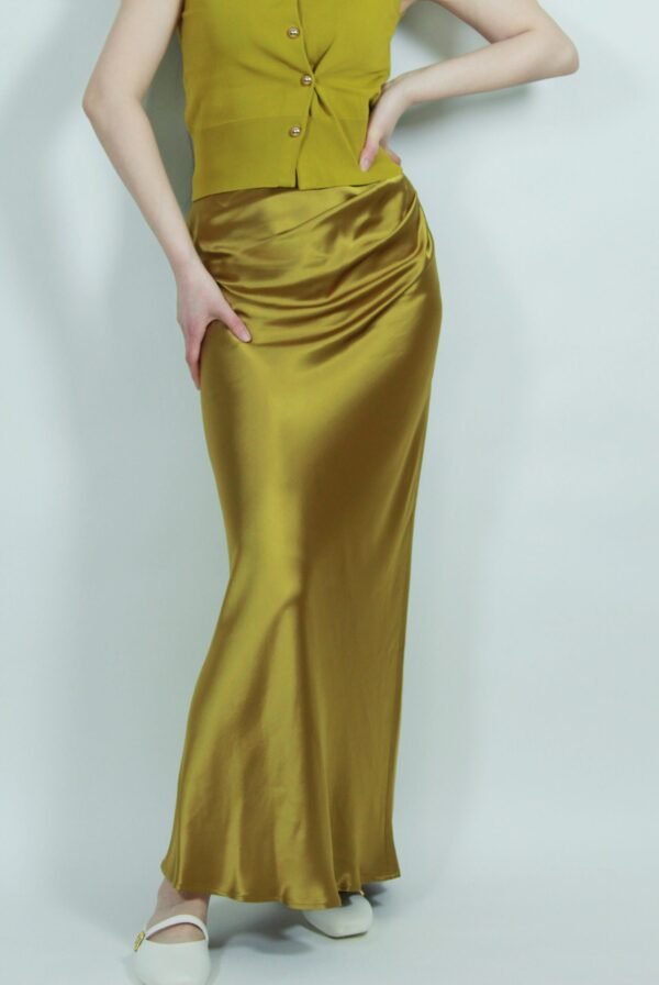 Elegant Pleated Mermaid Skirt - Image 3